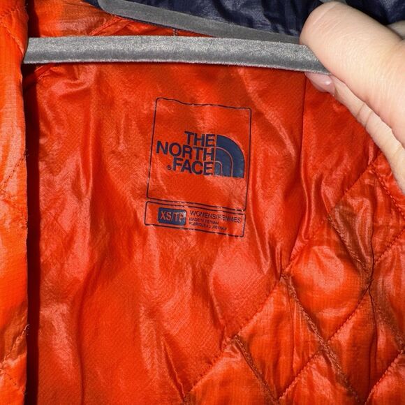 The North Face Thermoball Puffer Jacket Insulated Quilted Full Zip Size XS Navy - Picture 4 of 13